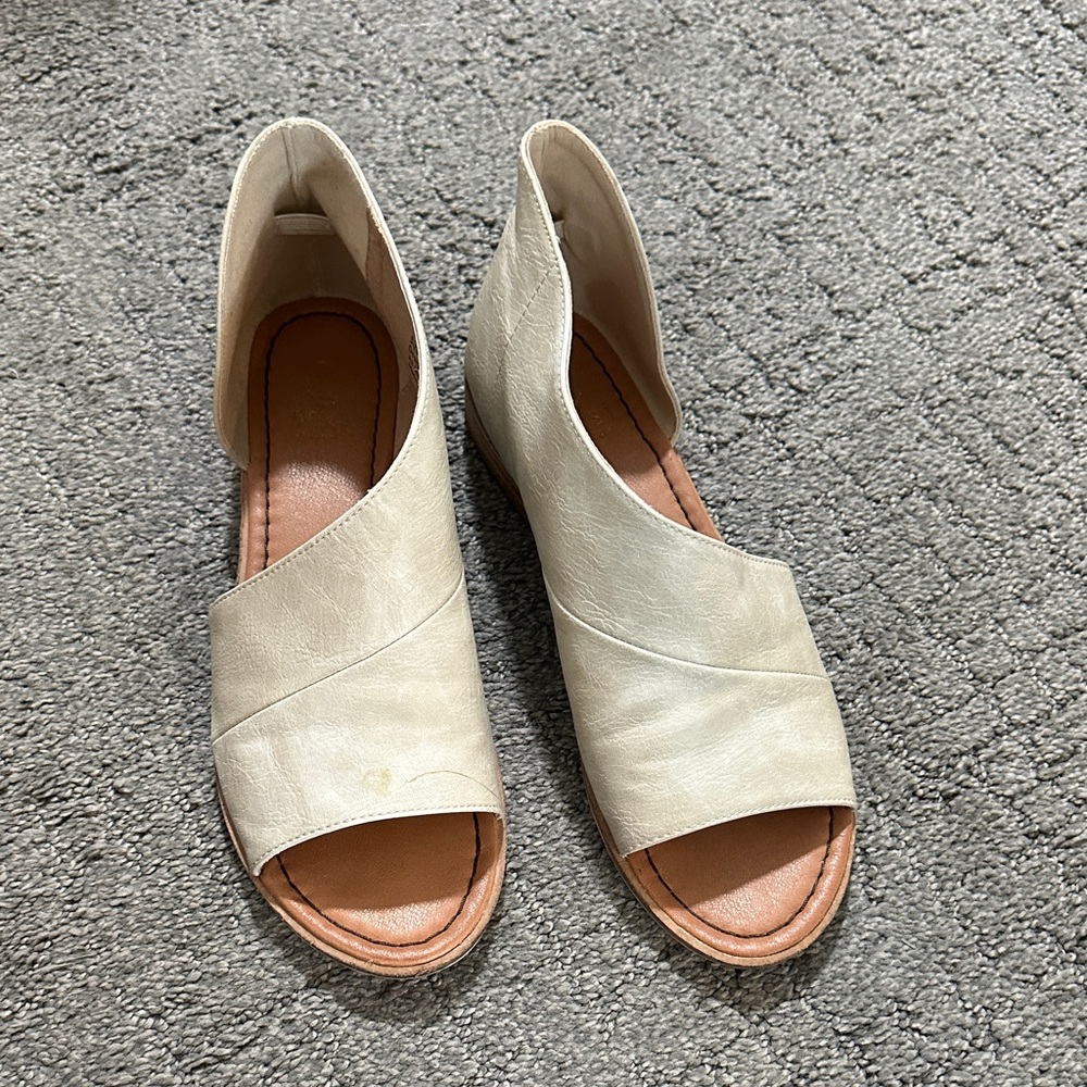 BEAST FASHION Cream Women's Sandals